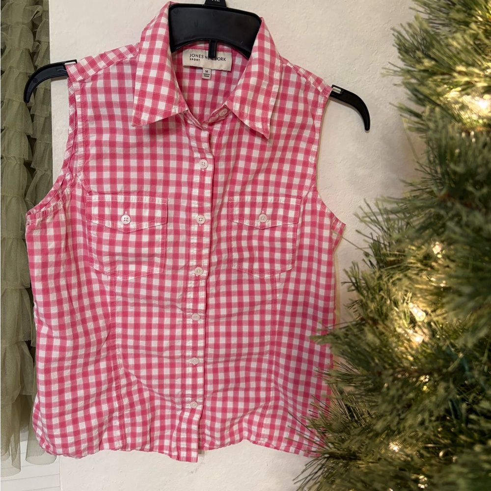 Jones New York Pink Gingham Women’s Button Down Sleeveless Top. - Picture 3 of 9